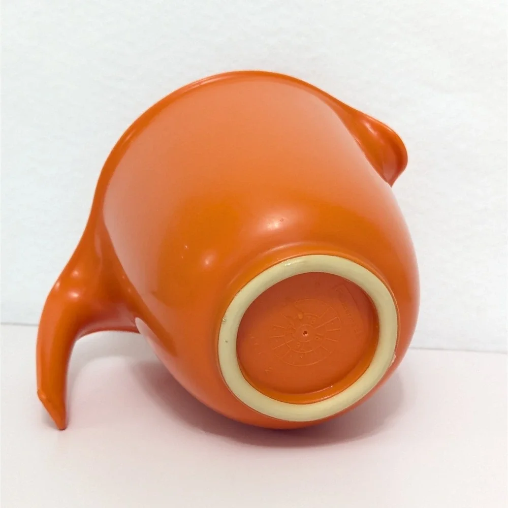 Rubbermaid vintage orange